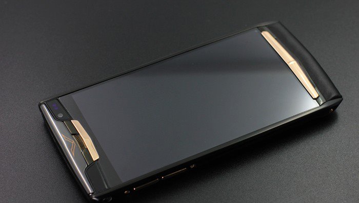 Vertu Signature New Touch Pure Jet Red Gold